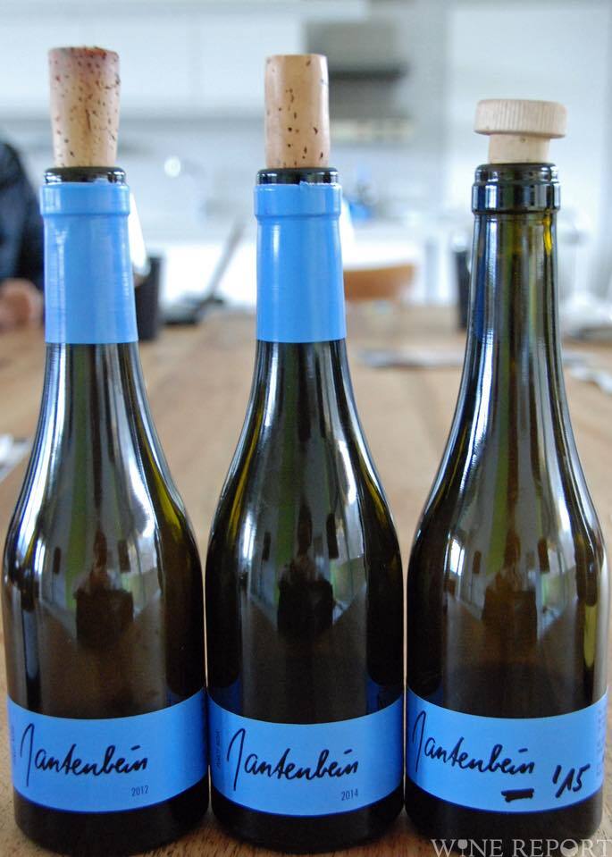 ガンテンバインのシャルドネ、スイス特集のトップに…ワイン